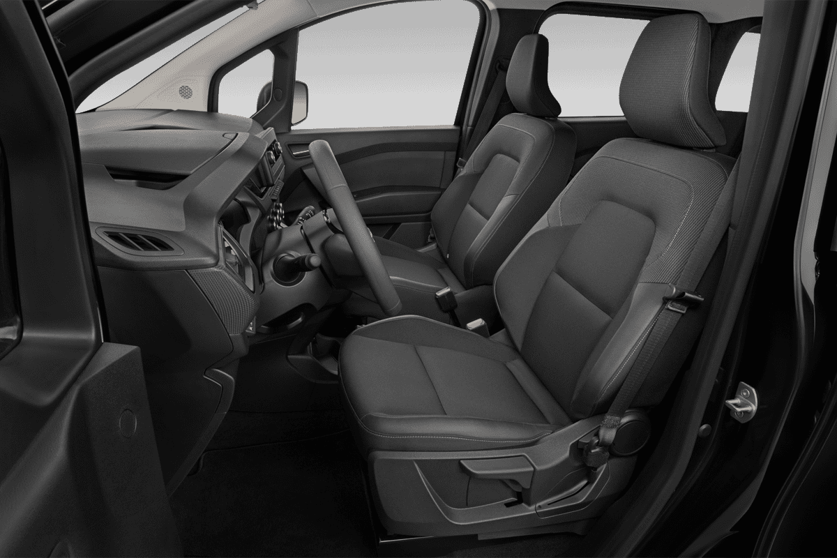 Vordersitze eines Nissan Townstar Kombi EV