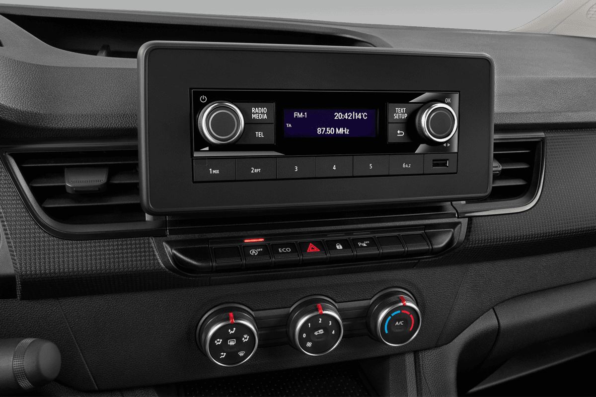 Mittelkonsole eines Nissan Townstar Kombi EV