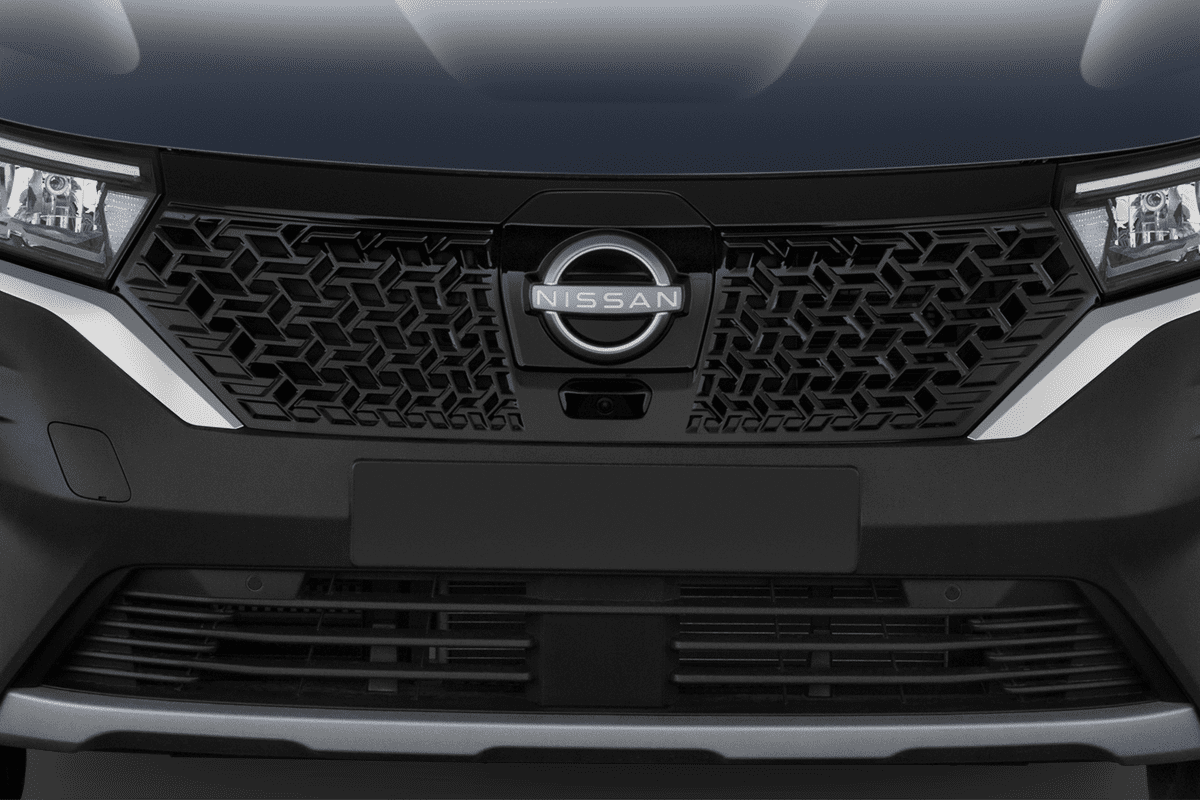 Kühlergrill eines Nissan Townstar Kastenwagen EV