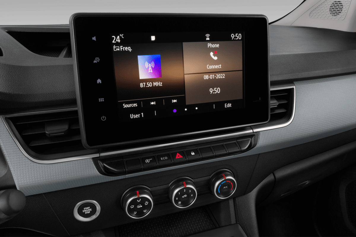 Mittelkonsole eines Nissan Townstar Kastenwagen