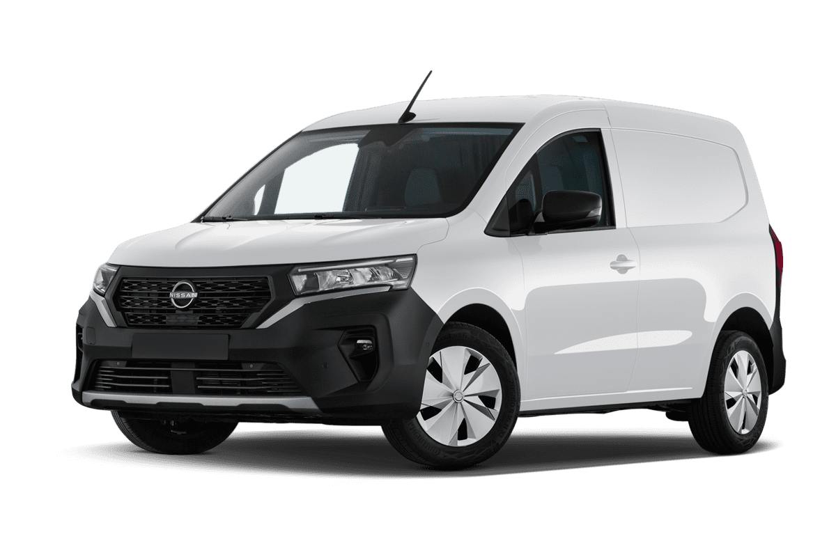 Tiefe, schräge Heckansicht eines Nissan Townstar Kastenwagen, freigestellt