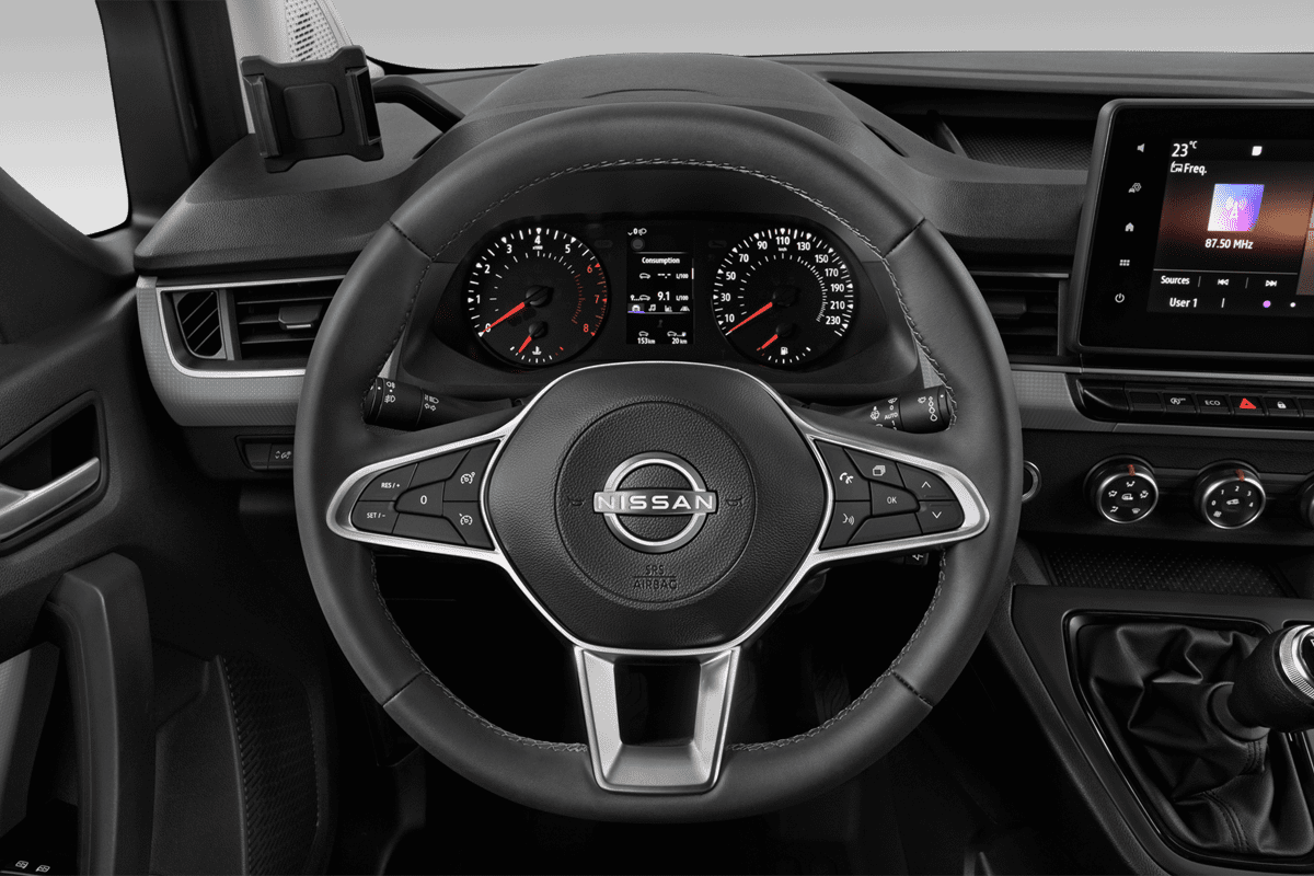 Lenkrad eines Nissan Townstar Kastenwagen