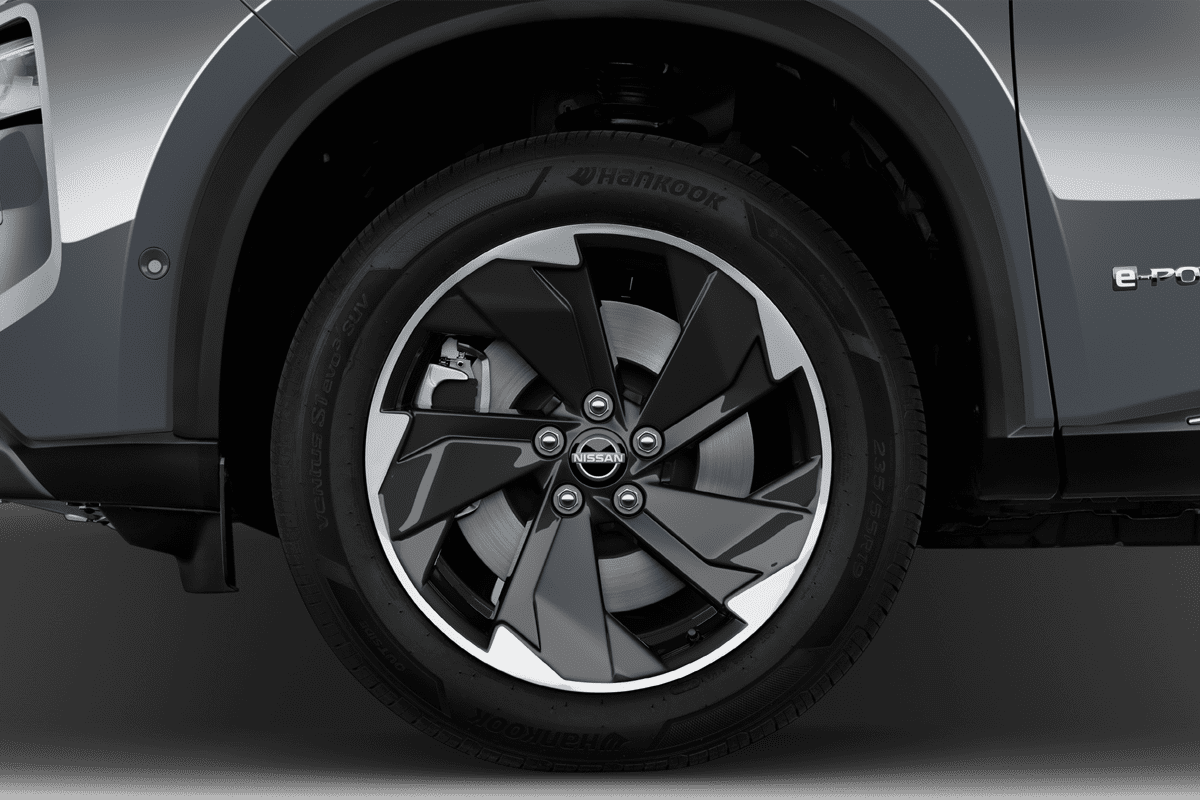 Radkappe oder Felge eines Nissan X-Trail