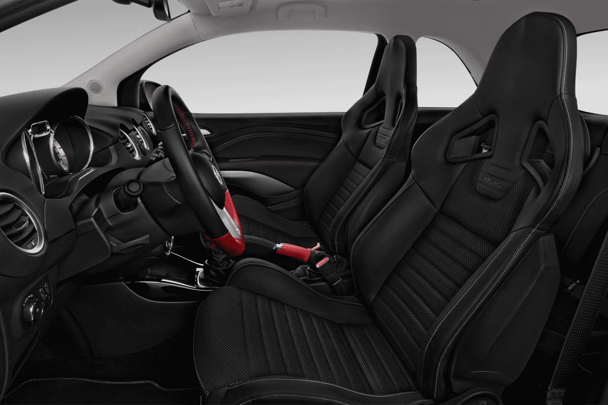 Vordersitze eines Opel Adam