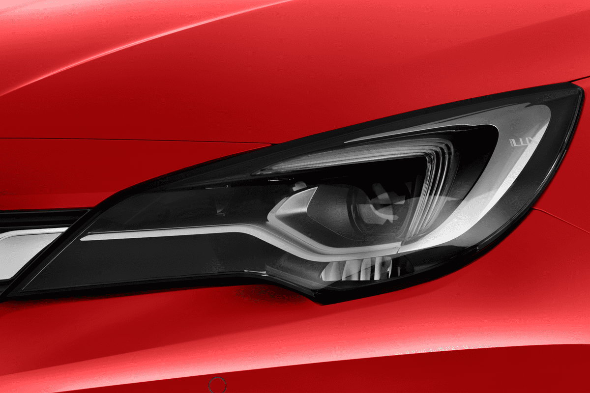 Frontscheinwerfer eines Opel Astra Active