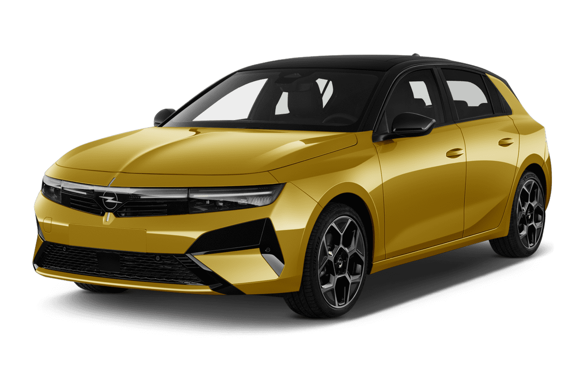 Schräge Frontansicht eines Opel Astra , freigestellt