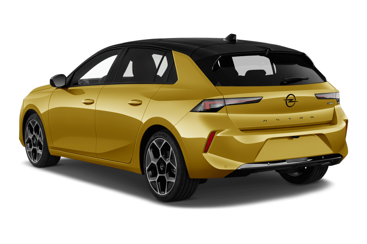Schräge Heckansicht eines Opel Astra , freigestellt