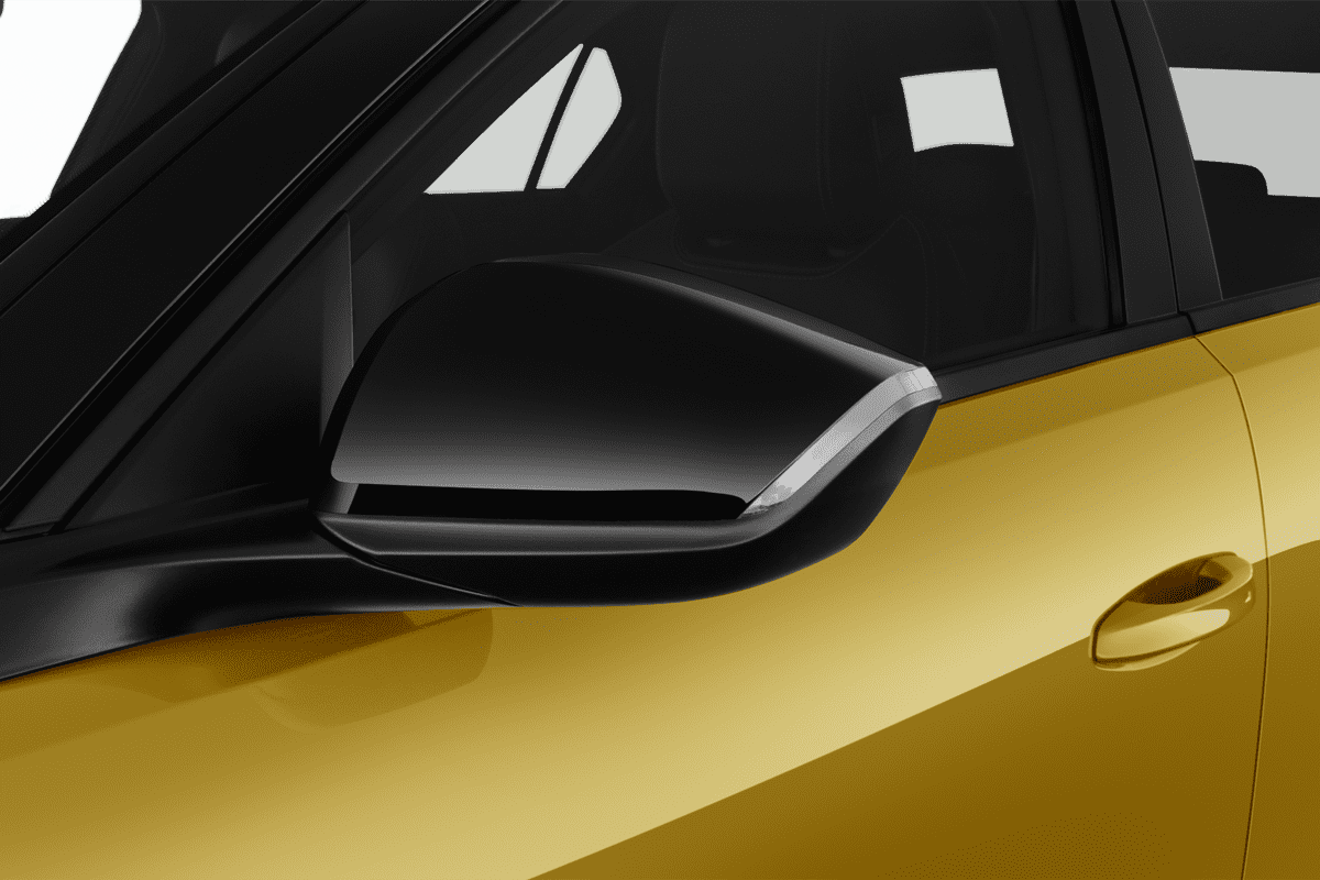 Rückspiegel eines Opel Astra 