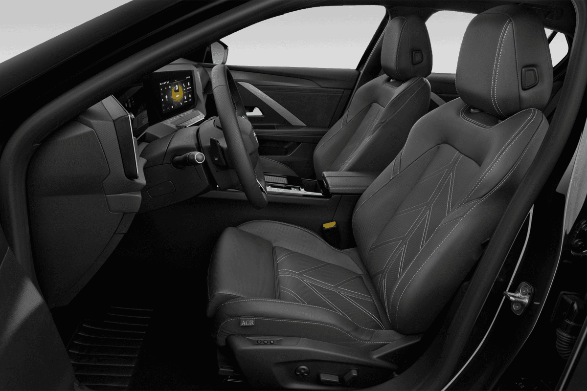 Vordersitze eines Opel Astra Plug-in-Hybrid 