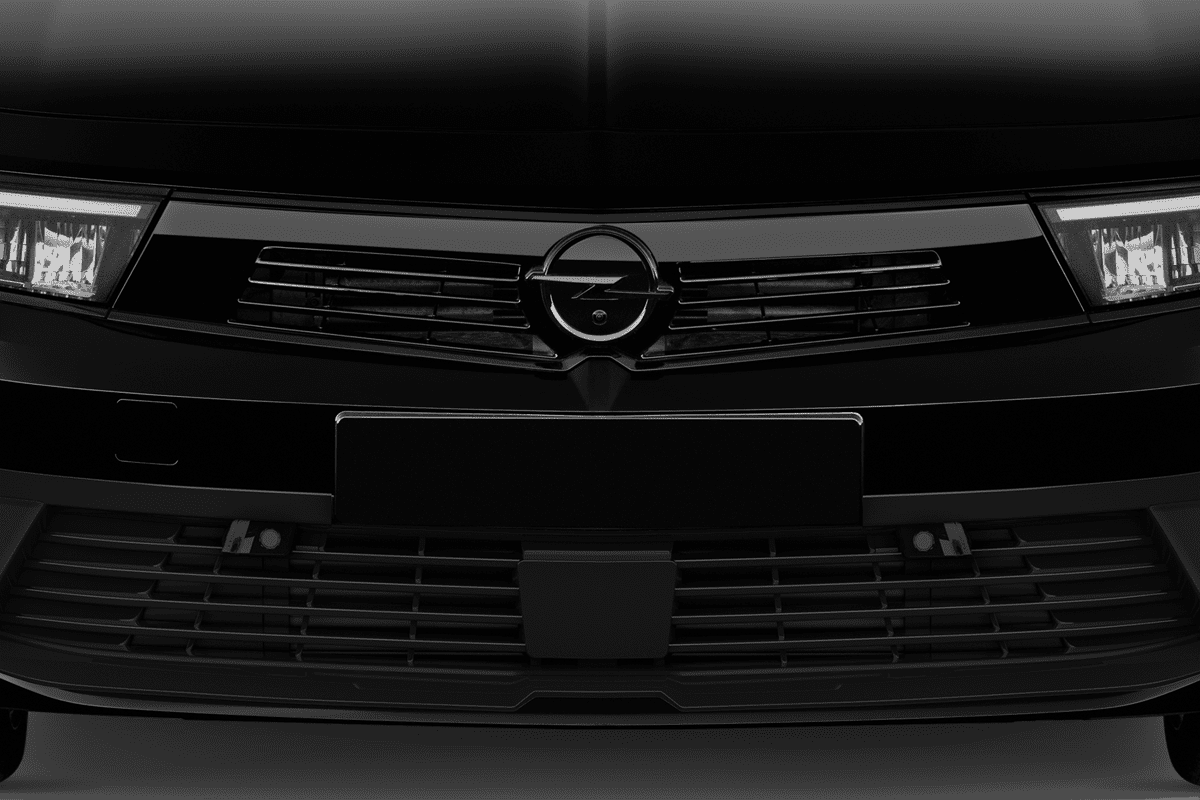 Kühlergrill eines Opel Astra Plug-in-Hybrid 