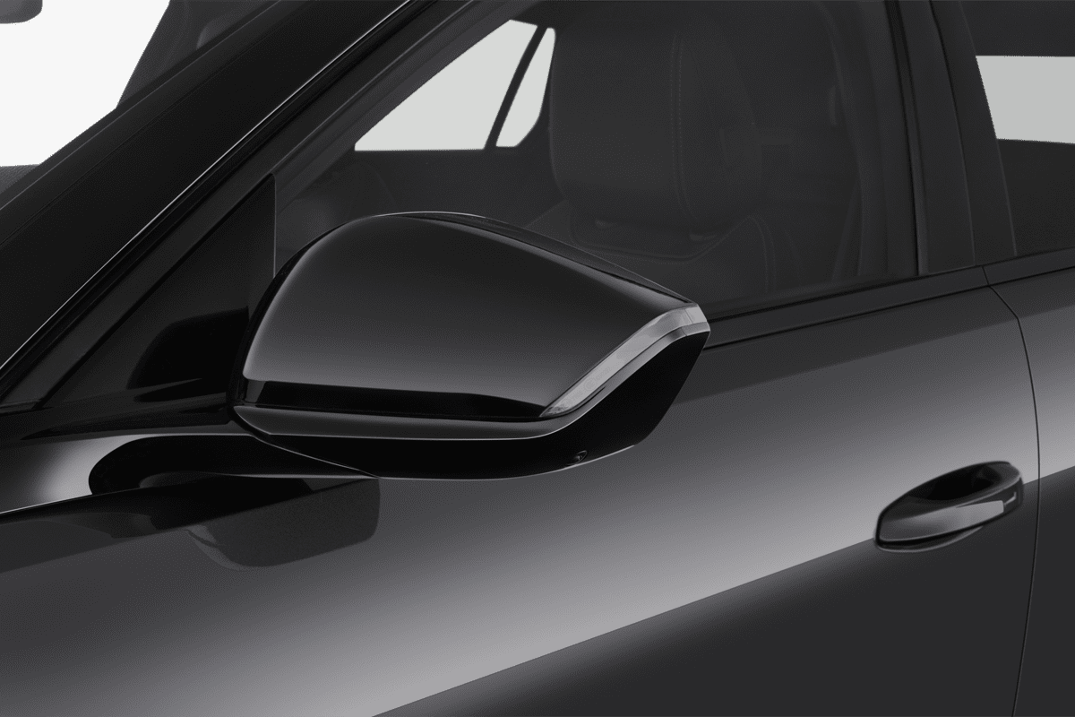 Rückspiegel eines Opel Astra Sports Tourer Electric