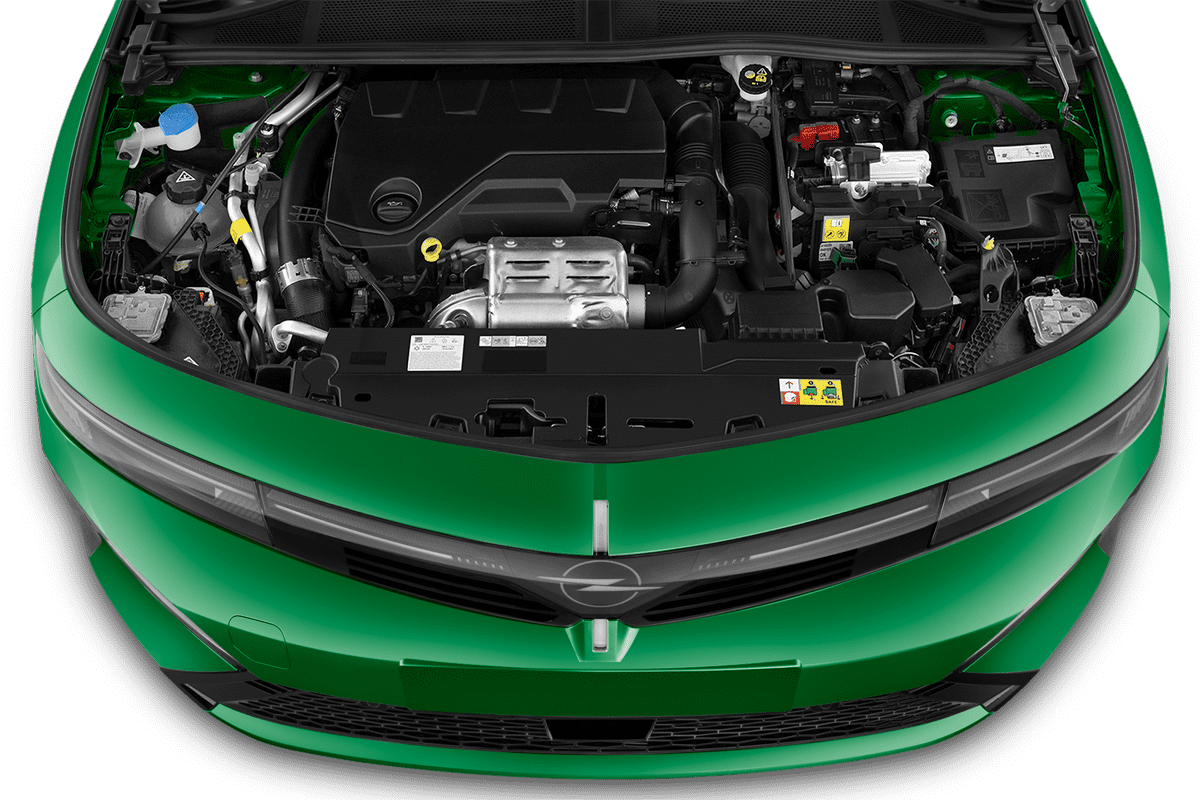 Motorraum eines Opel Astra Sports Tourer Plug-in-Hybrid