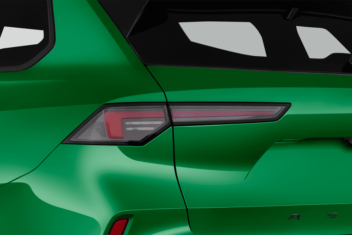Heckleuchten eines Opel Astra Sports Tourer Plug-in-Hybrid