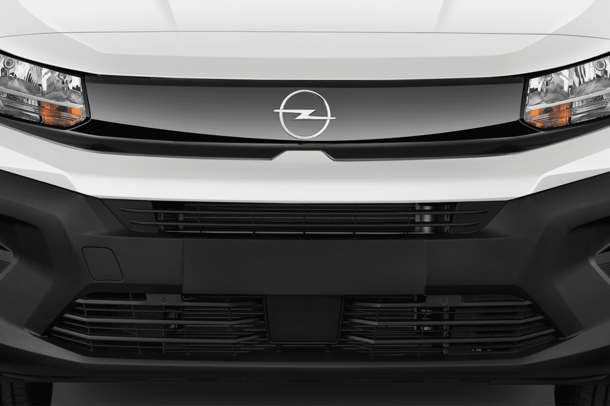 Kühlergrill eines Opel Combo Cargo