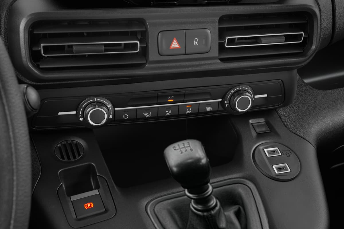 Klimasteuerung eines Opel Combo Cargo