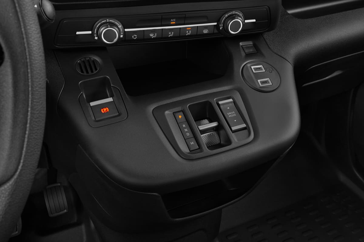 Schaltknüppel eines Opel Combo Cargo