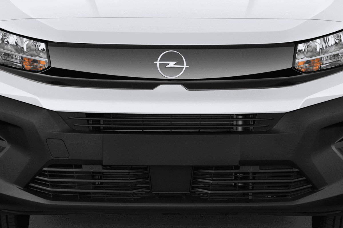 Kühlergrill eines Opel Combo Cargo