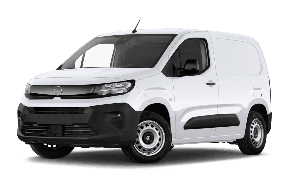 Tiefe, schräge Heckansicht eines Opel Combo Cargo, freigestellt