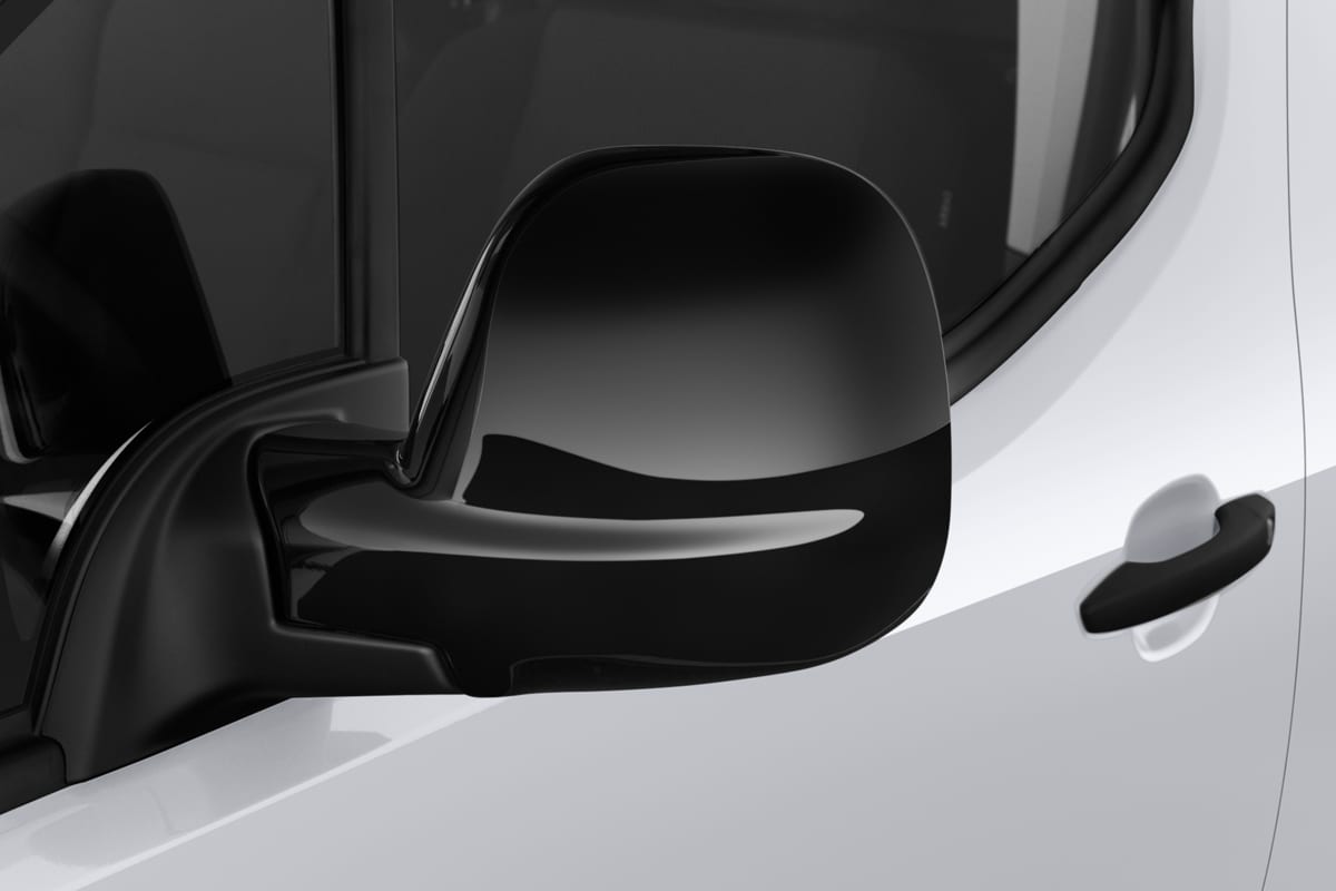 Rückspiegel eines Opel Combo Cargo