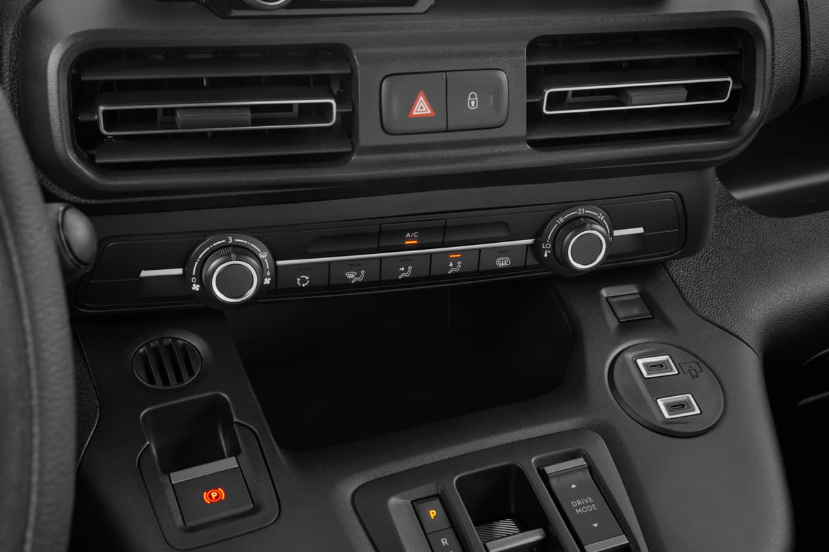 Klimasteuerung eines Opel Combo Cargo