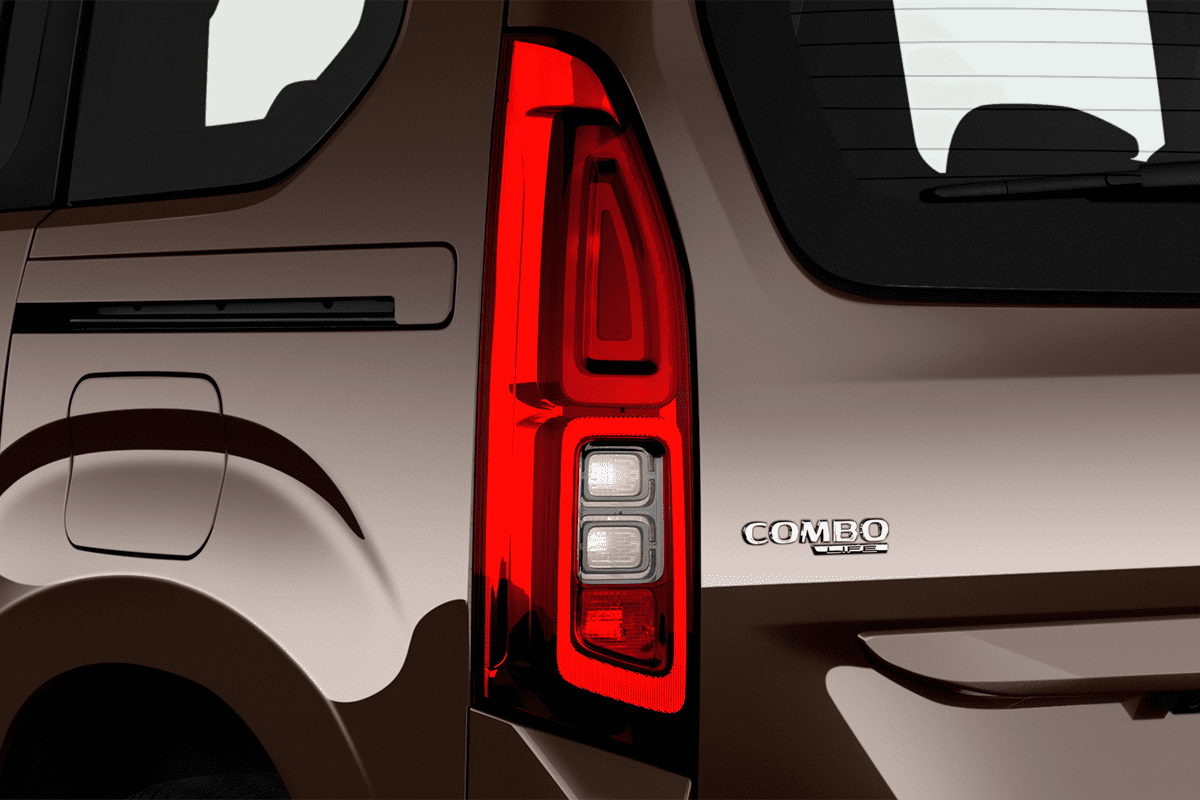 Heckleuchten eines Opel Combo XL