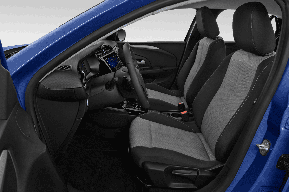 Vordersitze eines Opel Corsa