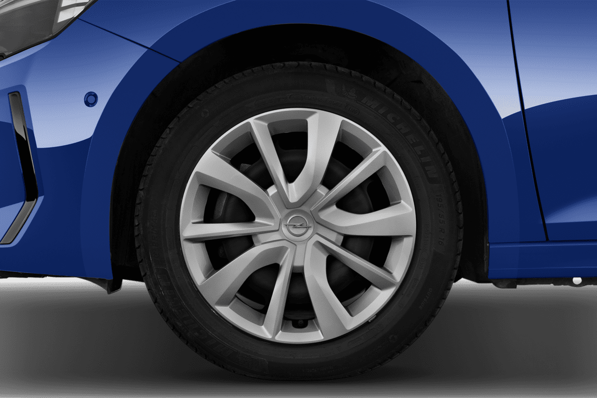 Radkappe oder Felge eines Opel Corsa