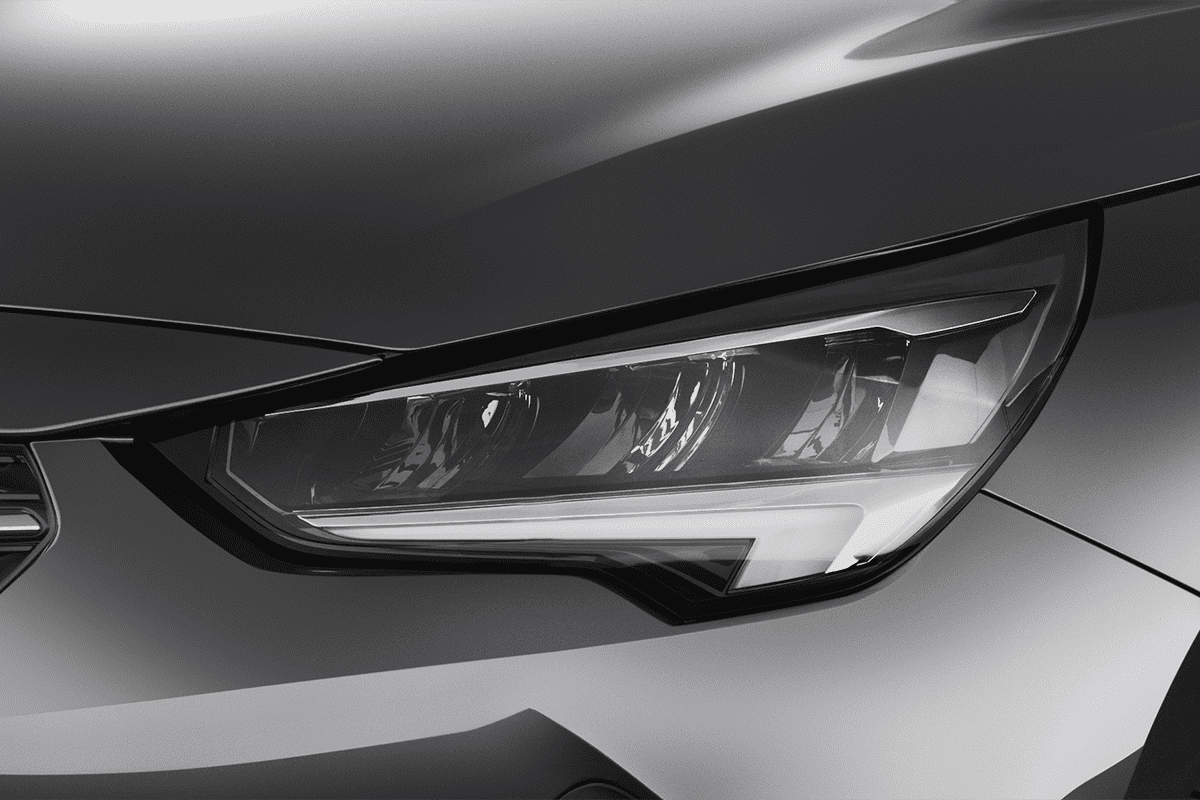 Frontscheinwerfer eines Opel Corsa 40 Jahre