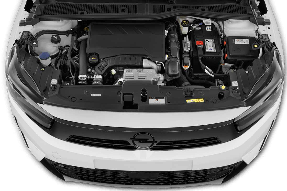 Motorraum eines Opel Corsa