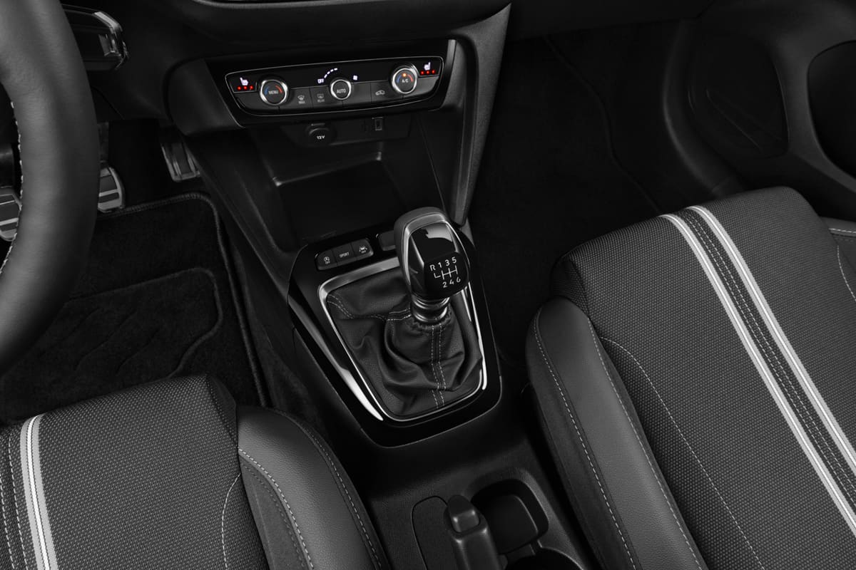 Schaltknüppel eines Opel Corsa