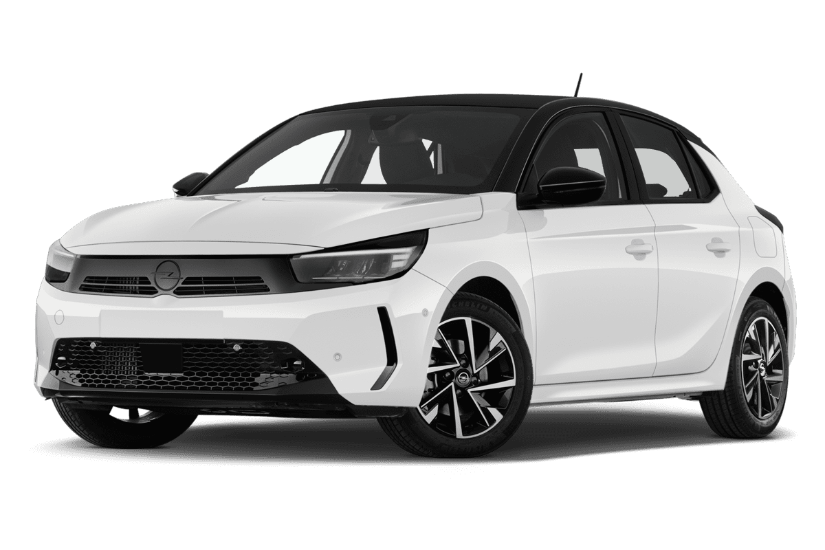 Tiefe, schräge Heckansicht eines Opel Corsa, freigestellt