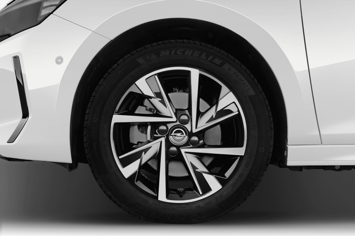 Radkappe oder Felge eines Opel Corsa