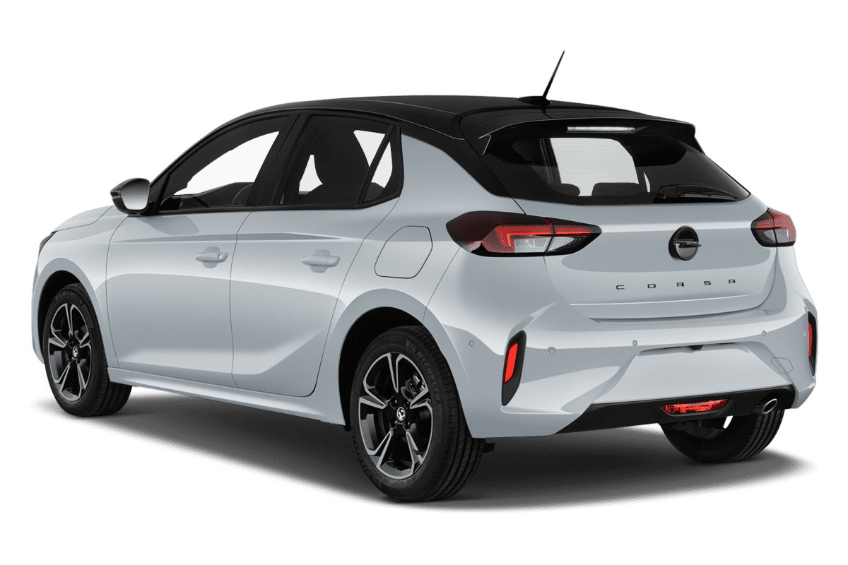 Schräge Heckansicht eines Opel Corsa Electric, freigestellt