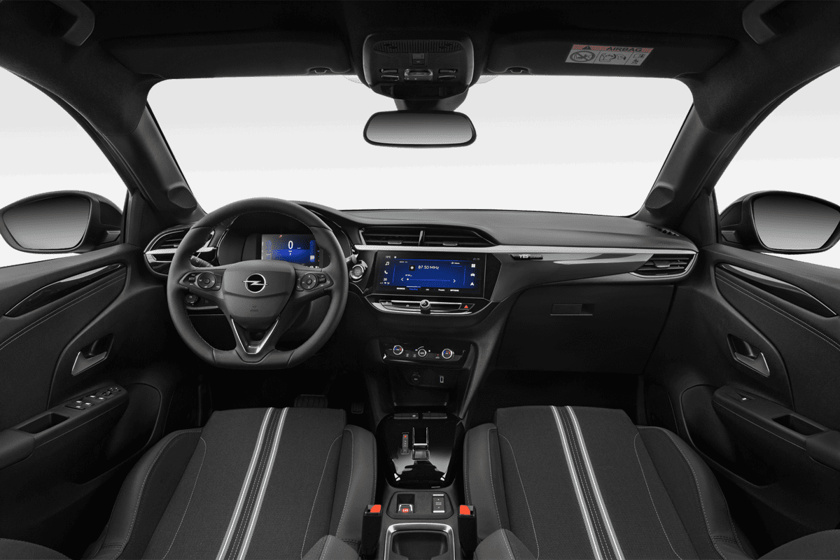 Armaturenbrett eines Opel Corsa Electric (KI-generiert)
