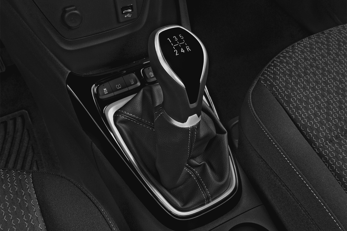 Schaltknüppel eines Opel Crossland