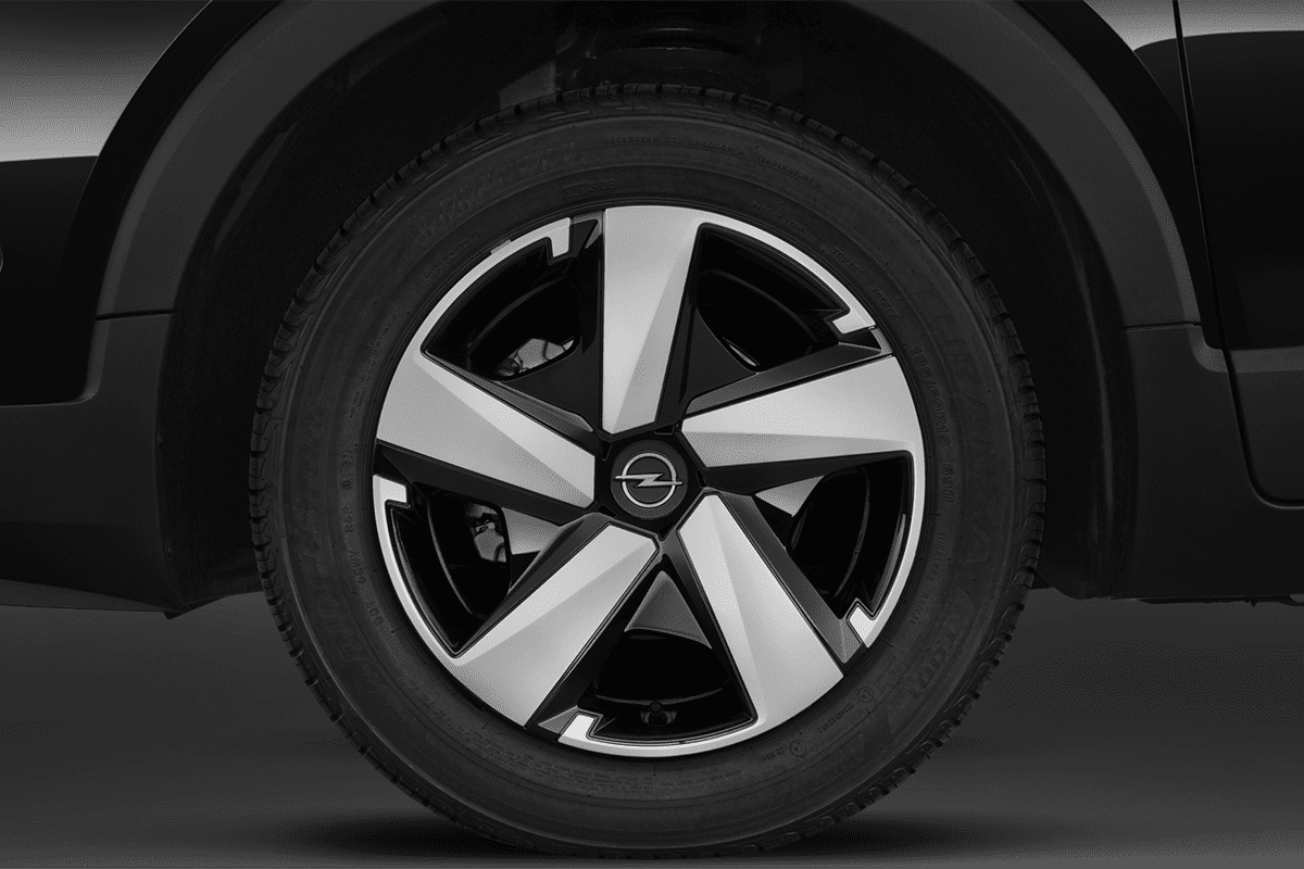 Radkappe oder Felge eines Opel Crossland