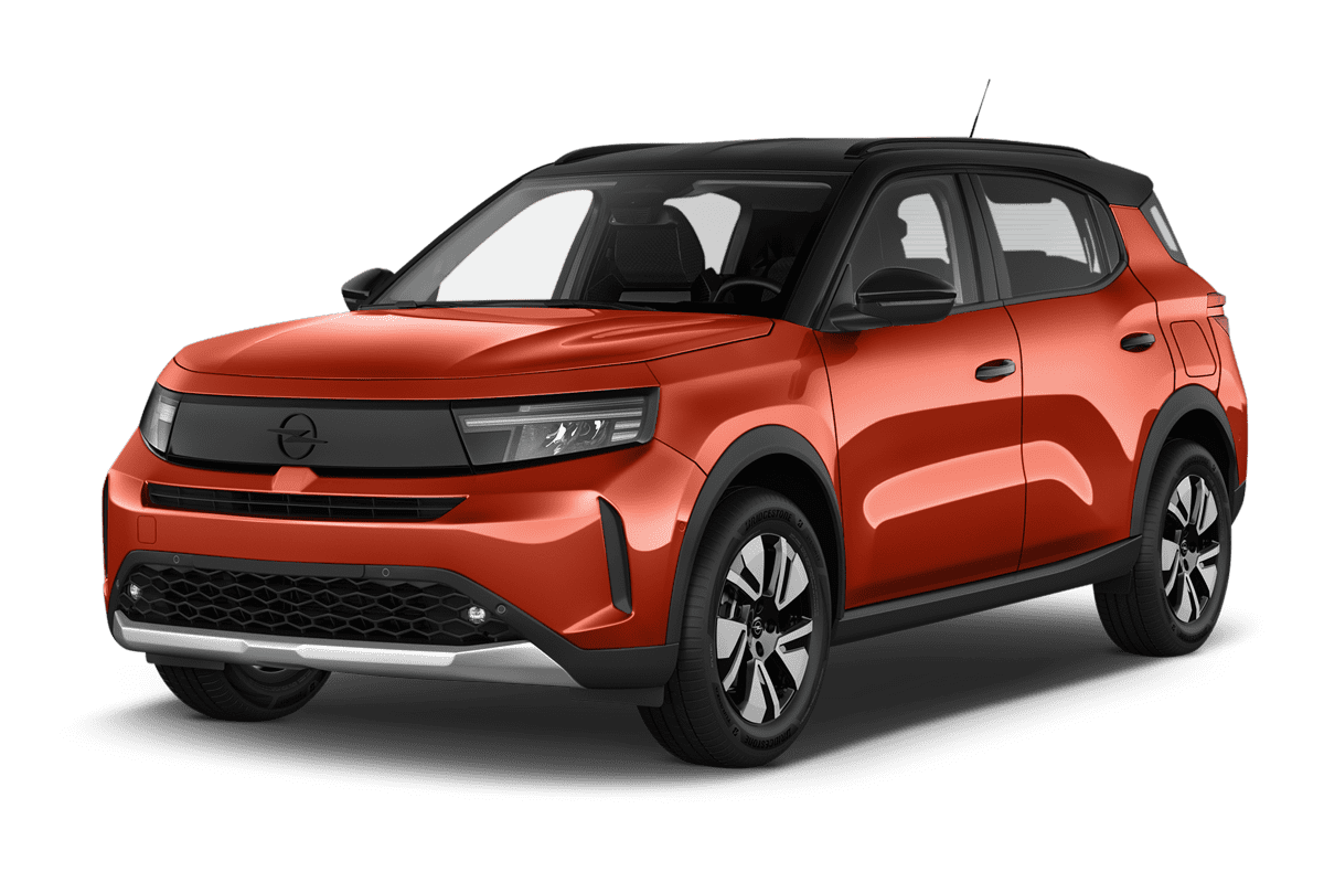 Schräge Frontansicht eines Opel Frontera Electric , freigestellt