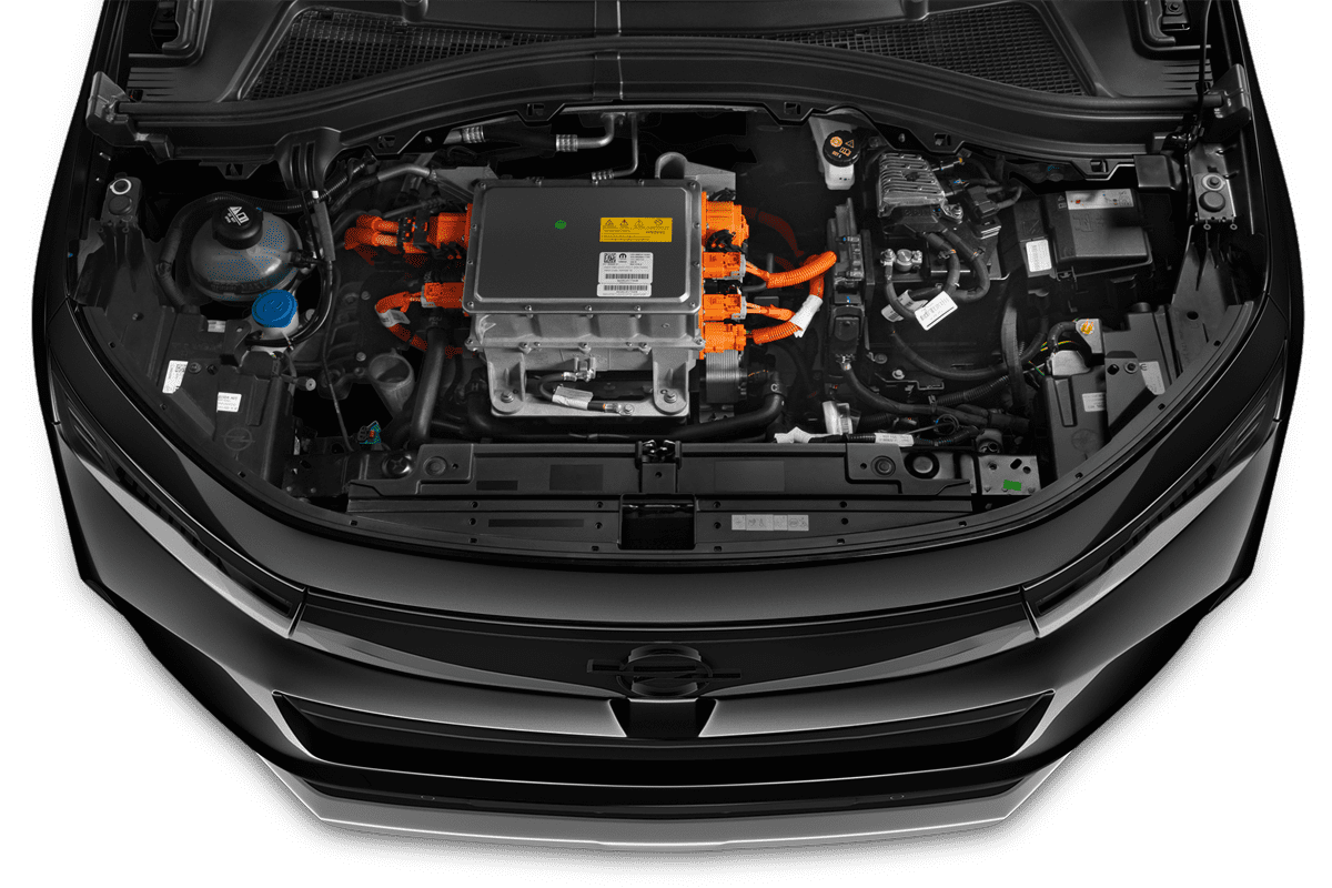 Motorraum eines Opel Frontera Electric