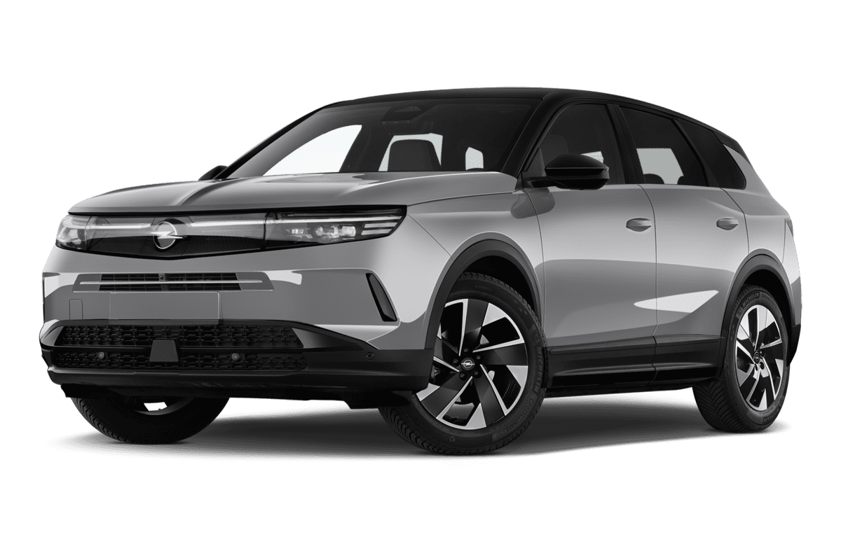 Tiefe, schräge Heckansicht eines Opel Grandland , freigestellt