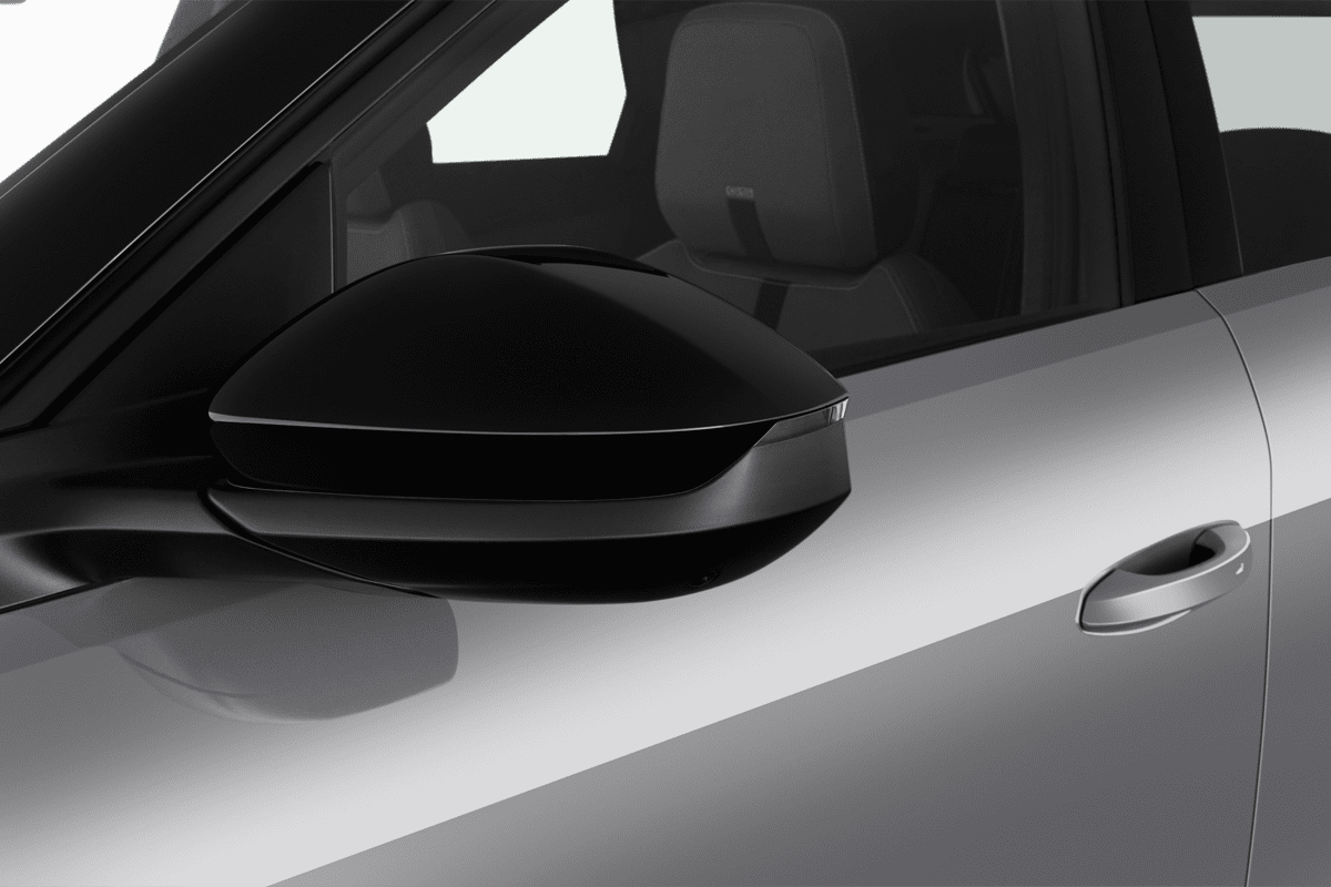 Rückspiegel eines Opel Grandland 