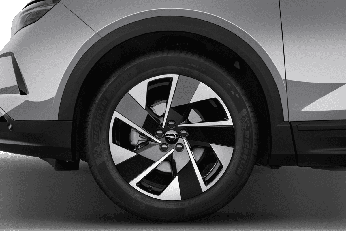 Radkappe oder Felge eines Opel Grandland 