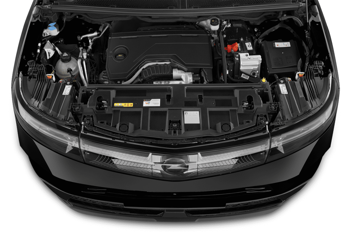 Motorraum eines Opel Grandland 