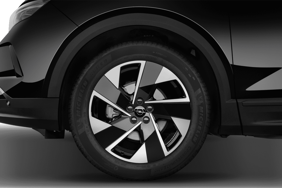 Radkappe oder Felge eines Opel Grandland 