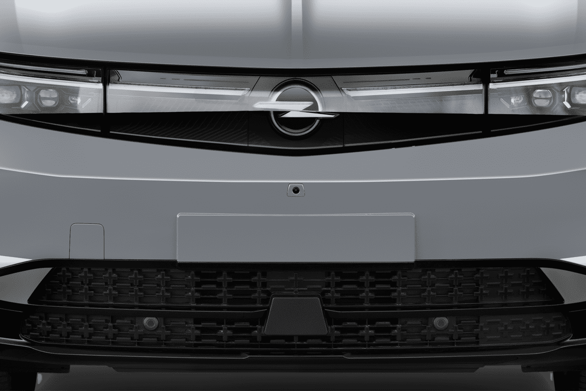 Kühlergrill eines Opel Grandland Electric