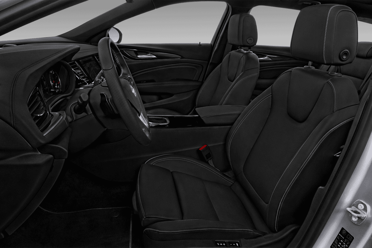 Vordersitze eines Opel Insignia Country Tourer