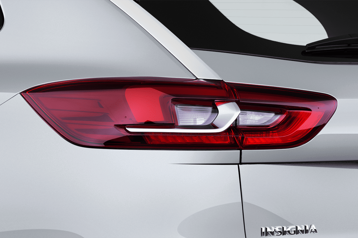 Heckleuchten eines Opel Insignia Country Tourer