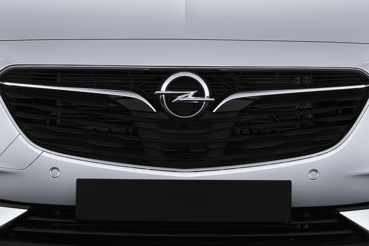 Kühlergrill eines Opel Insignia Grand Sport