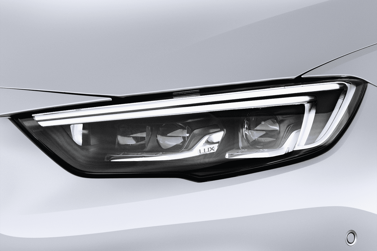 Frontscheinwerfer eines Opel Insignia Grand Sport