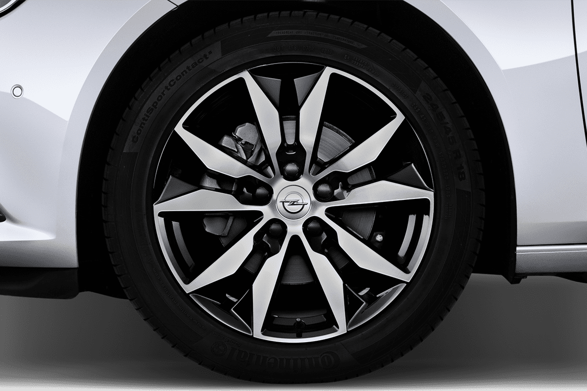 Radkappe oder Felge eines Opel Insignia Grand Sport