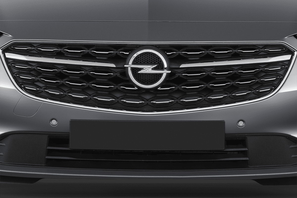 Kühlergrill eines Opel Insignia Sports Tourer